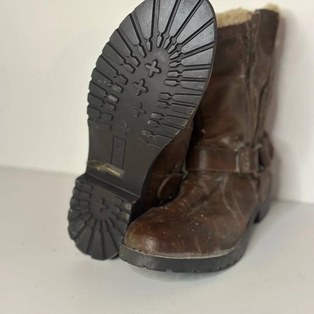 Report - vegan leather brown boots with faux fur trim - Picture 2 of 3